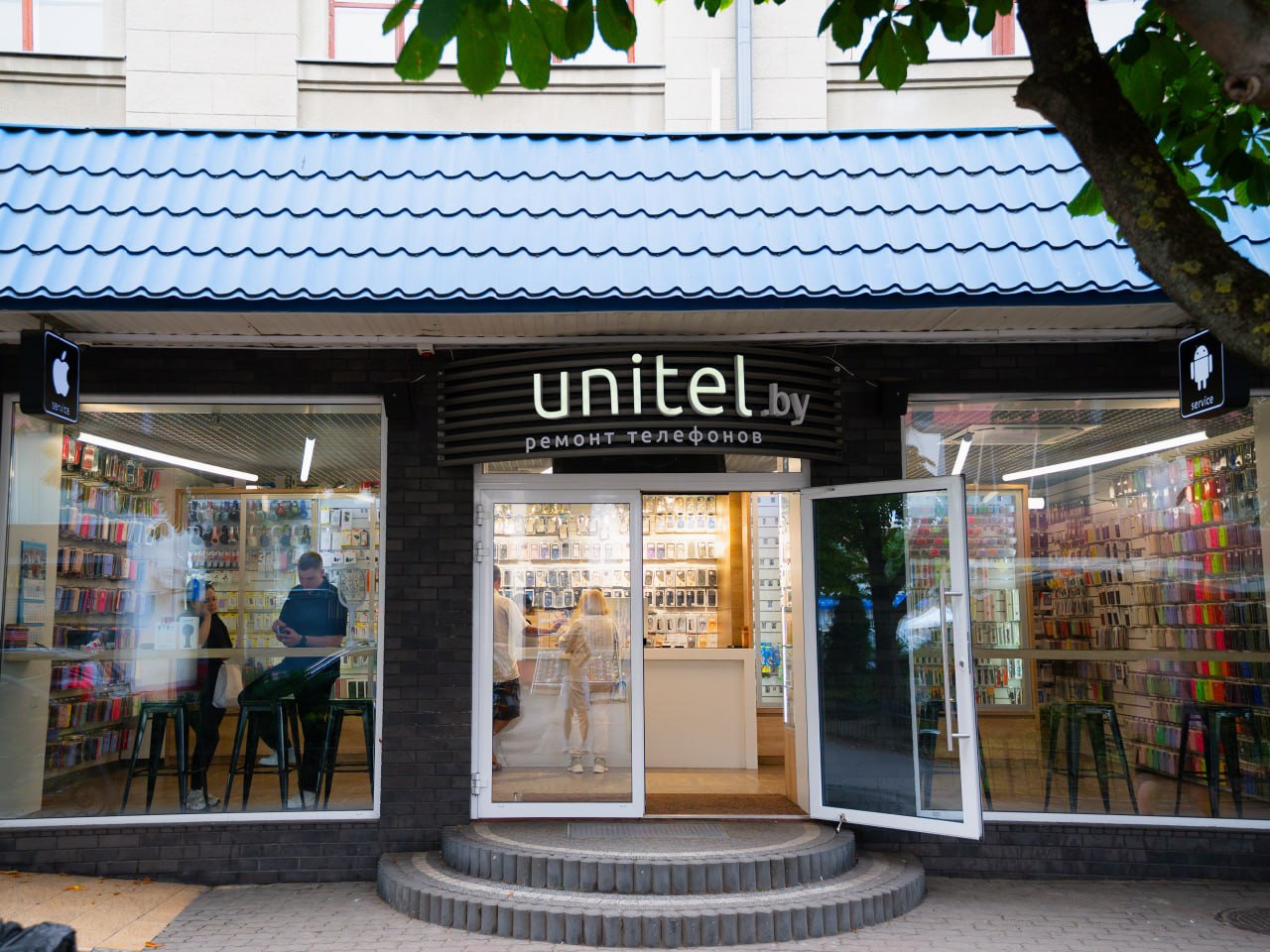 Сервисный центр Unitel в Бресте — вход с улицы